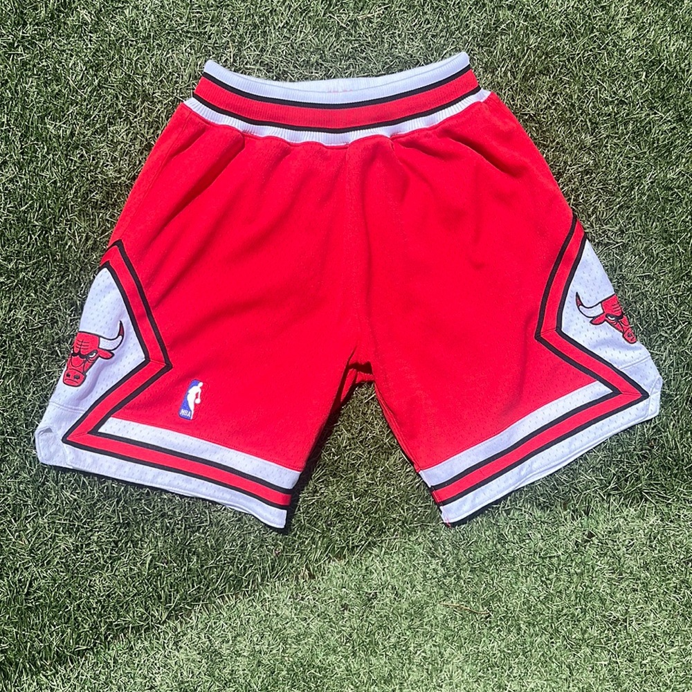 Mitchell&Ness 🏀Chicago Bulls Champion 1997-98 basketball shorts⛹🏾‍♂️